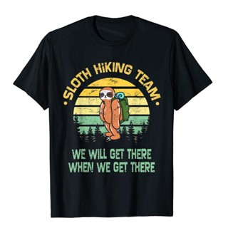 เสื้อยืด ผ้าฝ้าย ขนาดใหญ่ พิมพ์ลาย Sloth Hiking Team Hiker Camper สไตล์เรโทร สําหรับผู้ชาย