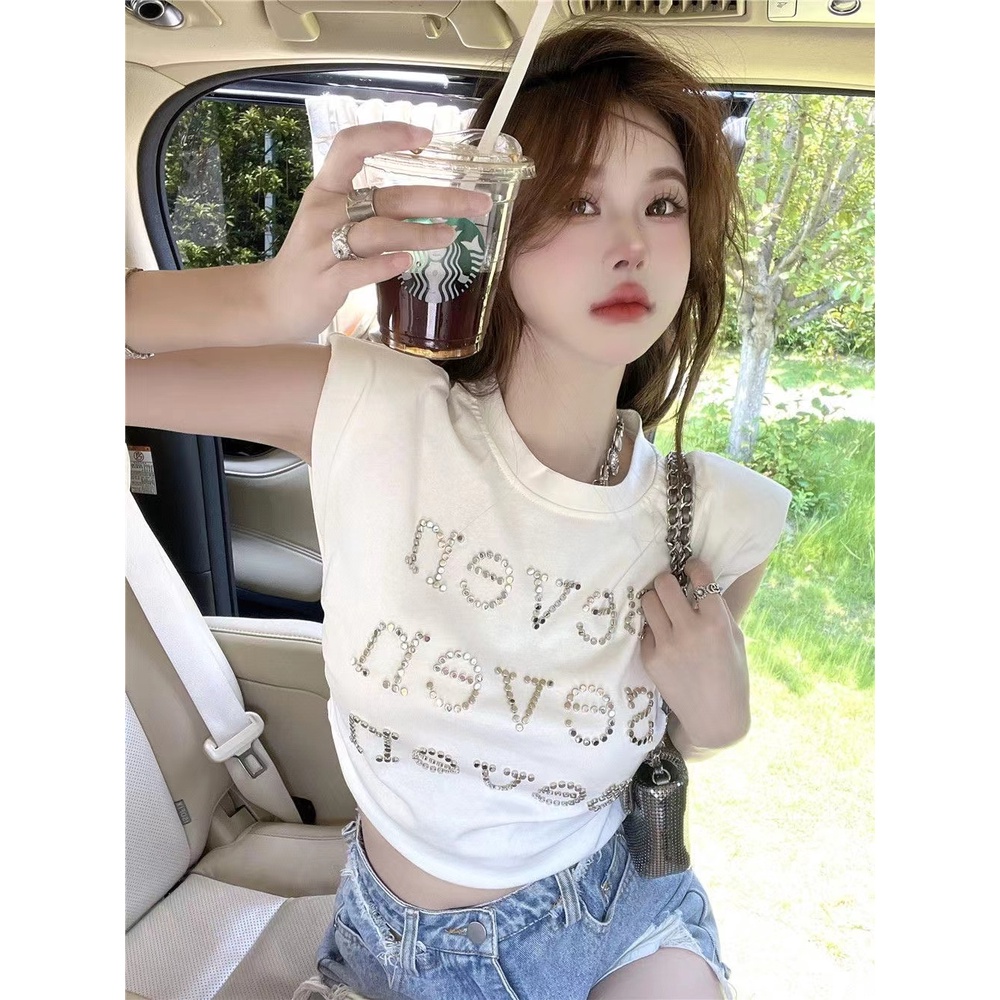Xiao เสื้อยืดแขนสั้น เข้ารูป พิมพ์ลายตัวอักษร ประดับเพชรเทียม สําหรับผู้หญิง ราคา ถูกที่สุด ดีลบีเคเค แกลเลอรีภาพที่ 3
