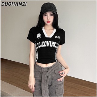 Duohanzi เสื้อยืดแขนสั้น คอวี พิมพ์ลายตัวอักษร สไตล์อเมริกัน เข้ากับทุกการแต่งกาย สําหรับผู้หญิง