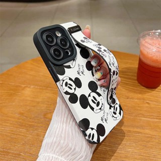 【มิกกี้】เคสโทรศัพท์มือถือหนังนิ่ม เนื้อแมตต์ กันรอยกล้อง ลายมิกกี้เมาส์ พร้อมสายคล้องข้อมือ สําหรับ iPhone 14 Pro Max 14 Plus iPhone 11 12 13 Pro Max X XR XS Max 7 8 Plus SE3