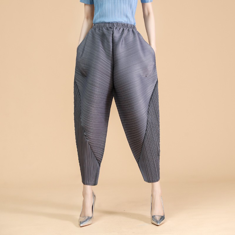 Issey Miyake Issey Miyake กางเกงฮาเร็มขายาว เอวสูง ทรงหลวม ขนาดใหญ่ เข้ากับทุกการแต่งกาย แฟชั่นฤดูร้อน 2022
