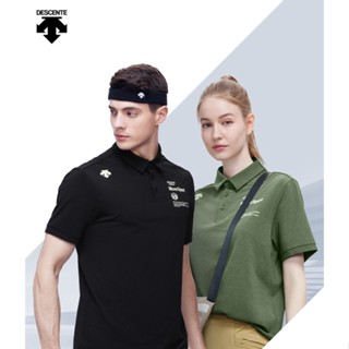 Descente เสื้อโปโลแขนสั้น พิมพ์ลาย D3293TPS90C สําหรับผู้ชาย และผู้หญิง