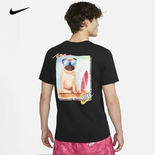 Nike เสื้อยืดแขนสั้นลําลอง พิมพ์ลายโลโก้การ์ตูน สําหรับผู้ชาย FD6637-100-010