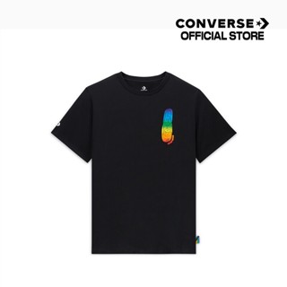 [S-5XL]Converse เสื้อยืด TEE คอนเวิร์ส STANDARD FIT PRIDE DECONSTRUCTED GRAPHIC TEE