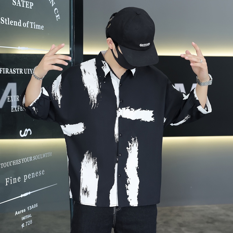 [3 สี] ใหม่ เสื้อเชิ้ตแขน 3 4 ผ้าเรยอน ทรงหลวม พิมพ์ลาย สไตล์เกาหลี เหมาะกับฤดูร้อน สําหรับผู้ชาย สีดํา สีขาว 2023