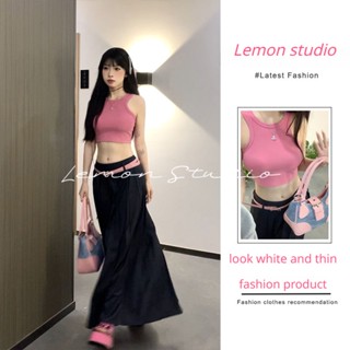 Lemon studio พร้อมส่ง💕  เสื้อผ้าแฟชั่นผู้หญิง สไตล์เกาหลี เสื้อสายเดี่ยว+กระโปรงเอวสูง เสื้อผ้าผู้หญิงเซ็กซี่ LHE0145