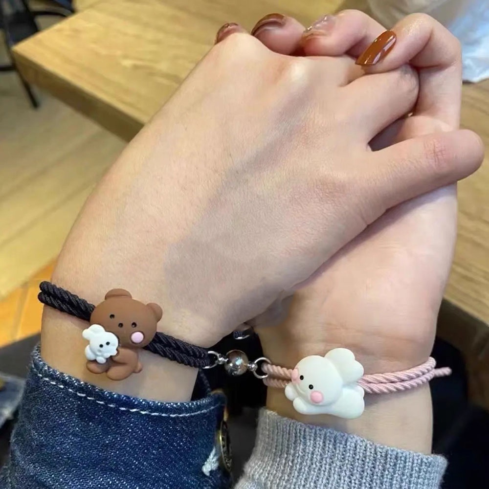 สร้อยข้อมือคู่รัก ยางยืด ลายการ์ตูนน่ารัก สีชมพู หวานแหวว ของขวัญให้เพื่อน ส่วนตัว ลําลอง เรียบง่าย อเนกประสงค์ แฟนสาว