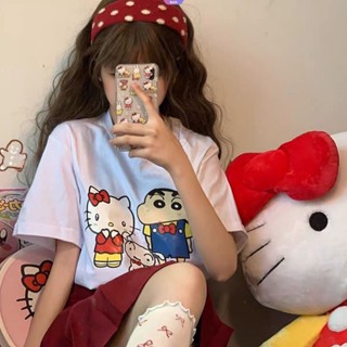 เสื้อยืดแขนสั้นลําลอง ทรงหลวม พิมพ์ลายการ์ตูนอนิเมะ Sanrio Hello Kitty Crayon Shin-chan แฟชั่นฤดูร้อน สไตล์ญี่ปุ่น สําหรับผู้หญิง [RAIN]