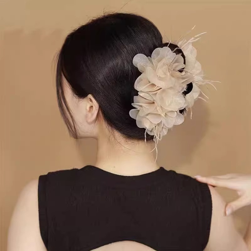 ผ ้ าดอกไม ้ Feather คลิปผมสําหรับผู ้ หญิงแฟชั ่ นประณีตผม Claw คลิปอุปกรณ ์ เสริมผมสําหรับสาว ราคา ถูกที่สุด ดีลบีเคเค แกลเลอรีภาพที่ 3