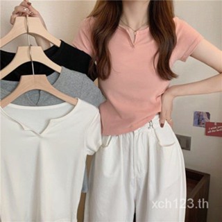 [พร้อมส่ง] เสื้อยืดแขนสั้น คอวี ทรงสลิมฟิต โชว์สะดือ เหมาะกับฤดูใบไม้ผลิ และฤดูร้อน สําหรับผู้หญิง และนักเรียน 2023