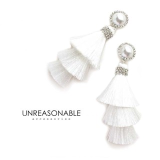 ต่างหูพู่ สีขาว ต่างหูคลิป ต่างหูก้านเงินแท้ น้ำหนักเบา สวยใส่สบาย Unreasonable Accessories UA0462-01