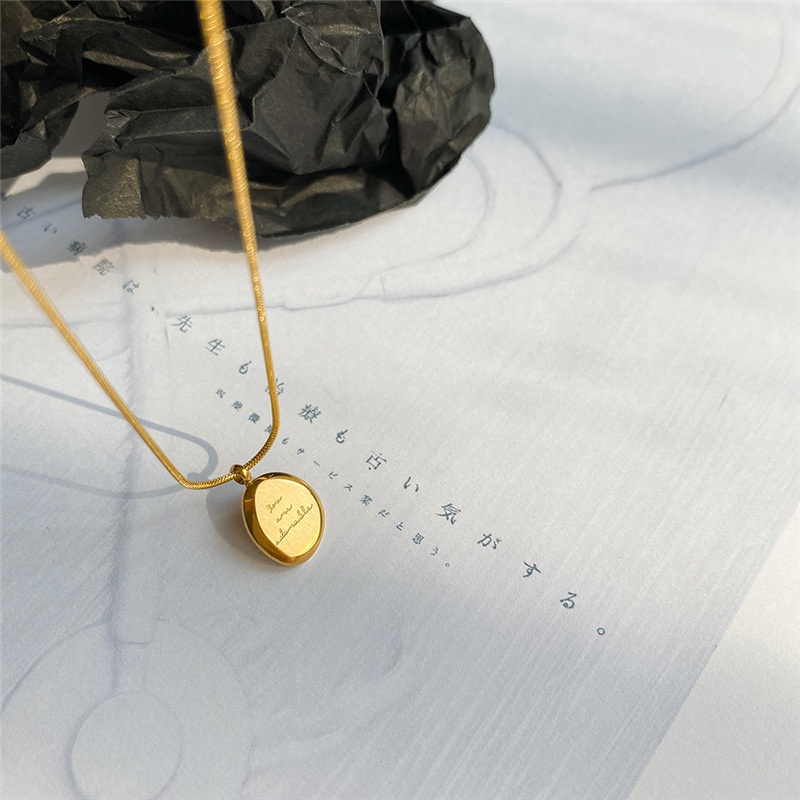 2024 สไตล์ใหม่ Niche Light Luxury Golden Peas Letter ไม่สม่ําเสมอรอบกล่องสร้อยคอไทเทเนียมเหล็ก Non-Fade Clavicle Chain