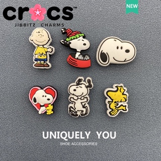 Jibbitz Crocs charms หัวเข็มขัด รูปการ์ตูนสนูปปี้ ดอกไม้น่ารัก อุปกรณ์เสริม สําหรับตกแต่งรองเท้า Crocs