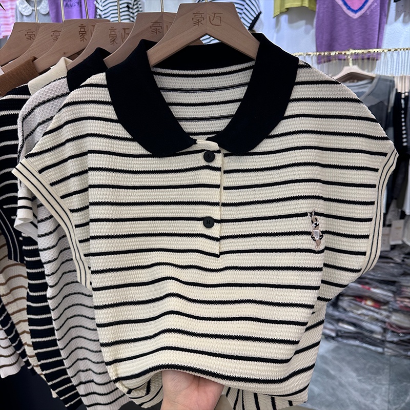3706#เสื้อโปโลคอกลมปักกระต่ายขนาดเล็กประดับด้วยหมวกวาฟเฟิลขนาดเล็กแบบหลวมพอดีคอเสื้อแขนกุดลายขวาง