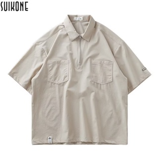 Suikone   เสื้อโปโลผู้ชายสไตล์ฮ่องกงใหม่สีทึบเรียบง่ายเสื้อยืดลำลองยอดนิยมของญี่ปุ่นแขนสั้น