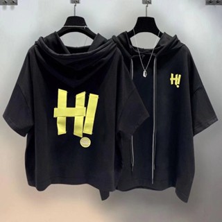 【 M-3xl 】เสื้อยืดแขนสั้น มีฮู้ด ทรงหลวม พิมพ์ลายตัวอักษร Hi ของแท้ สไตล์ฮิปฮอป แฟชั่นฤดูร้อน สําหรับผู้ชาย และผู้หญิง 2 สี