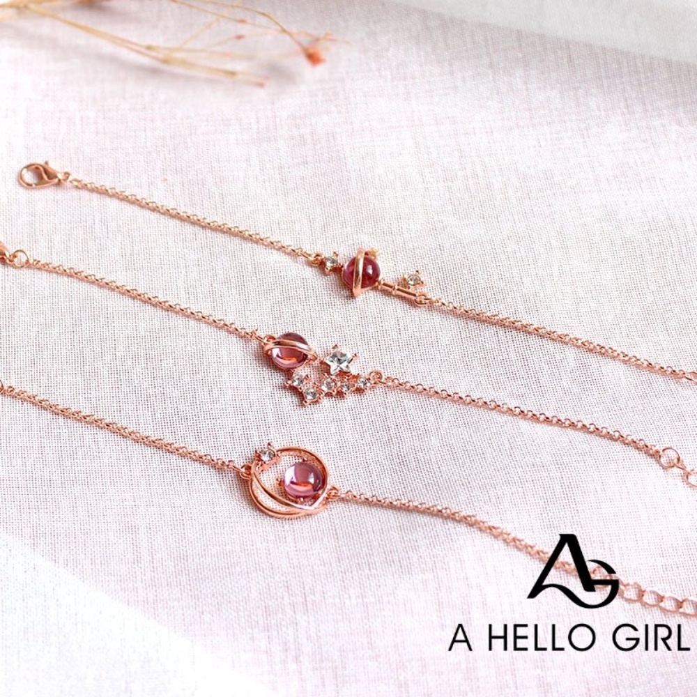 A HELLO GIRL กําไลข้อมือ แฟนตาซี ดาวเคราะห์ คีย์ สีชมพู คริสตัล โรสโกลด์ สร้อยข้อมือผู้หญิง สวัสดีสาว