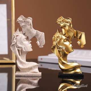 ღ Mini Resin Lovers Statue Figurine Kissing Posture Model Craft Sculpture Ornament Desktop Wine Cabinet Decoration Gift งานแต่งงาน