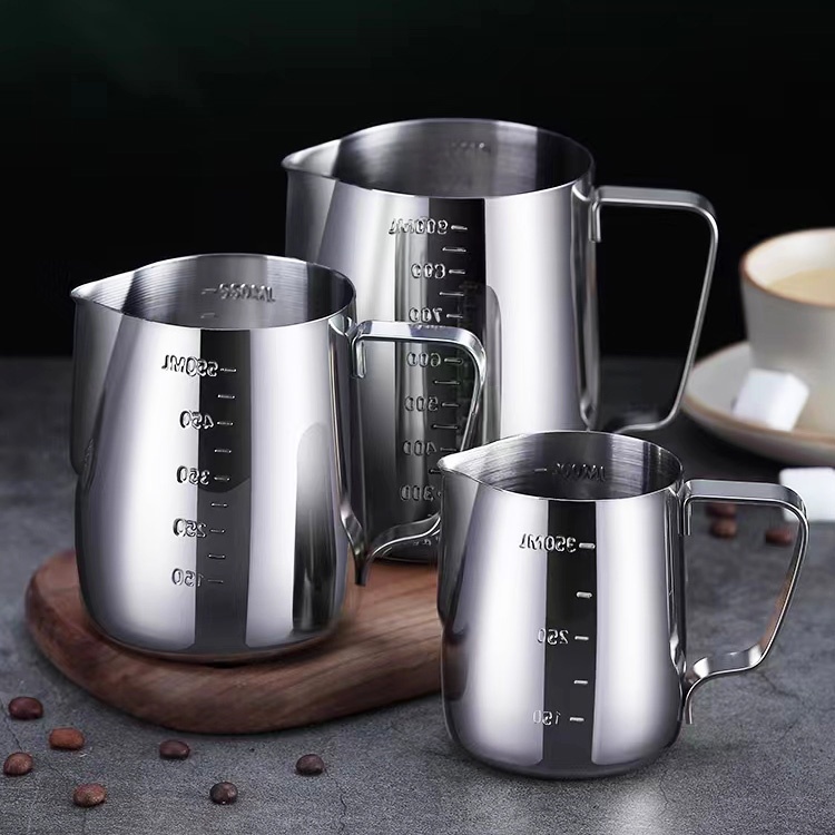 Panda เหยือกตีฟองนม สีเงิน 350ml/550ml พิชเชอร์ แก้วตวง ถ้วยตวงสแตนเลส หม้อกาแฟ Stainless Milk Pitcher NO:LB550