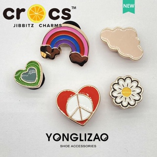 Crocs jibibitz charms หัวเข็มขัดโลหะ หลากสีสัน อุปกรณ์เสริมรองเท้า DIY 2023