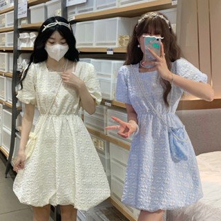 พร้อมส่ง 2 สี 🧧 Blooming time dress เดรสสีขาวแต่งดอกไม้นูน (IN38402)