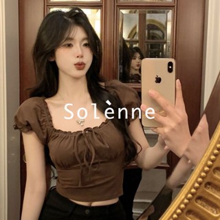 Solenne  เสื้อครอป เสื้อยืดผู้หญิง ครอป baby tee สาวเรโทร 2023 NEW Style สวยงาม Stylish สวย Chic A29J1L5 36Z230909