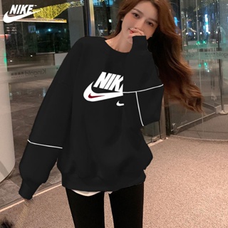 Nike เสื้อกันหนาวลําลอง ผ้าฝ้าย 100% พิมพ์ลายโลโก้ ทรงหลวม ขนาดใหญ่ สําหรับผู้หญิง