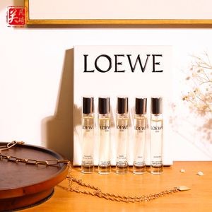 Loewe ตัวอย่างน้ําหอม 15 มล. ชุดห้าชิ้น 15 มล. × 5 พร้อมหัวฉีด