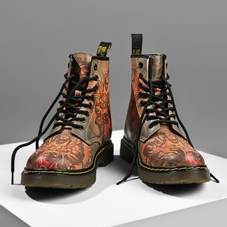 DR.MARTENS พร้อมส่ง Dr. รองเท้าบูทมาร์ติน หนังวัวแท้ ข้อสูง ป้องกันการลื่น พิมพ์ลายกราฟฟิติ สไตล์นักธุรกิจ สําหรับผู้ชาย