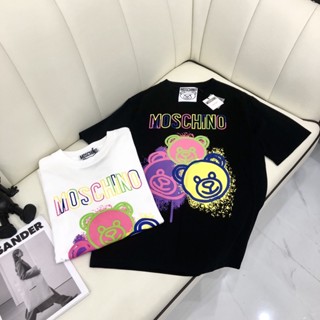 Moschino เสื้อยืดลําลอง แขนสั้น คอกลม พิมพ์ลายตัวอักษรหมี ทรงหลวม โอเวอร์ไซซ์ แฟชั่นสไตล์เกาหลี สําหรับผู้ชาย และผู้หญิง