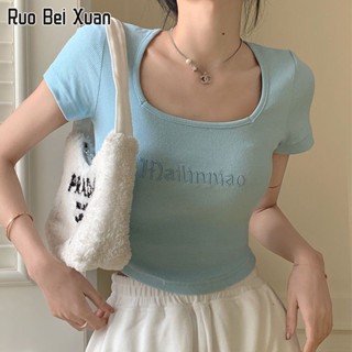 RUO BEI XUAN เสื้อยืดสตรีฤดูร้อนใหม่การออกแบบการปักตัวอักษรความรู้สึกช่องเจ็ดจุดคอปกสั้นด้านบน