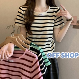 OFF SHOP พร้อมส่ง (OFF-0580) เสื้อไหมพรมคอกลมแขนสั้น ลายทาง ดีเทลรูปด้านข้าง2ข้าง-C