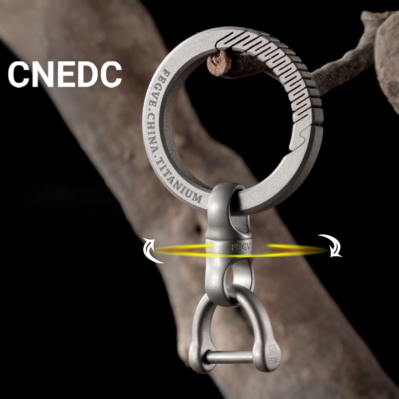 Cnedc 360 ° พวงกุญแจรถยนต์ โลหะผสมไทเทเนียม แบบหมุนได้ แบบเรียบง่าย สไตล์สร้างสรรค์ สําหรับผู้ชาย