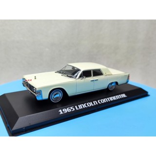 หลอดไฟสีเขียว 1: 43 1965 Lincoln Mainland-Winburden สีขาว