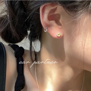 โรสไลฟ์ ส925เงินที่ละเอียดอ่อนหวานมินิคริสตัลที่มีสีสันหัวใจเจาะต่างหูสตั๊ดสําหรับผู้หญิงสาวออกเดททุกวันสวมใส่เลือกฟรีหูเครื่องประดับแฟชั่นอุปกร
