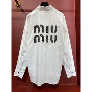 MIU MIU CRYSTAL COTTON SHIRT เสื้อเชิ๊ต เสื้อเชิ้ต แขนยาว ผ้าคอคคอต สวยมาก ทรงoversize ปักคริสตัล มิวมิว