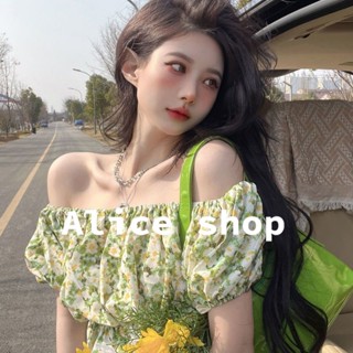 Alice  เสื้อเปิดไหล่ เสื้อไปทะเล ปาดไหล่ เสื้อสายเดี่ยวลูกไม้  Stylish fashion High quality Comfortable A22K02V 36Z230909