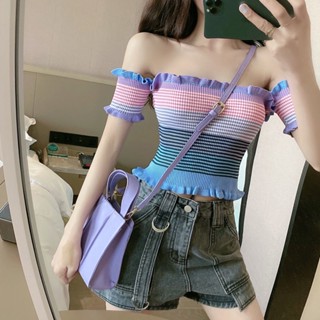 [lucky เสื้อผ้าสตรี] เสื้อยืด เกาะอก คอแบน ลายทาง สีรุ้ง สุดเซ็กซี่ รับลมร้อน สไตล์ใหม่ จับจีบ สมอเรือ