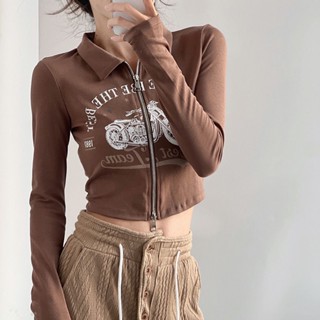 เสื้อยืด แขนยาว มีซิปคู่ พิมพ์ลาย สายคล้องไหล่ ด้านหลัง