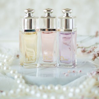 (5ml * 4) Dior Charm Sample Perfume Set of 4 Dior น้ําหอมกลิ่นดอกไม้ สีม่วง สีชมพู ติดทนนาน 5 มล. * 4