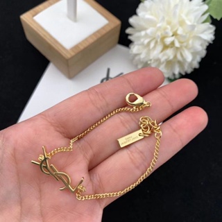 พร้อมส่ง สร้อยข้อมือเหล็กไทเทเนียม หรูหรา สไตล์วินเทจ สําหรับผู้หญิง