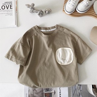 พร้อมส่ง เสื้อยืดแขนสั้นลําลอง คอกลม ทรงหลวม พิมพ์ลาย สีขาว แฟชั่นฤดูร้อน สไตล์เกาหลี และญี่ปุ่น สําหรับเด็กผู้ชาย