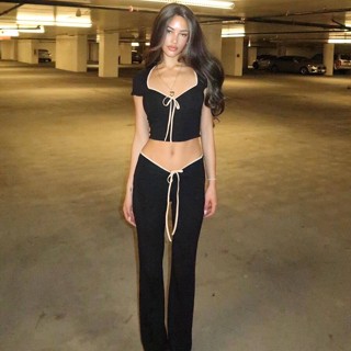 เสื้อครอปแขนสั้นลําลอง ประดับโบว์ และกางเกงขาบาน เอวยางยืด ส…