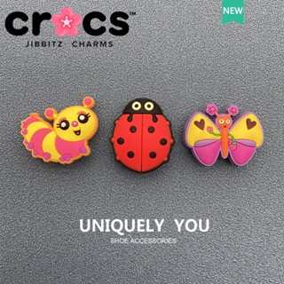 Jibbitz crocs charms หัวเข็มขัดรองเท้า อุปกรณ์เสริมรองเท้า ผีเสื้อ เต่าทอง ซีรีส์ การ์ตูนน่ารัก หัวเข็มขัดตกแต่ง