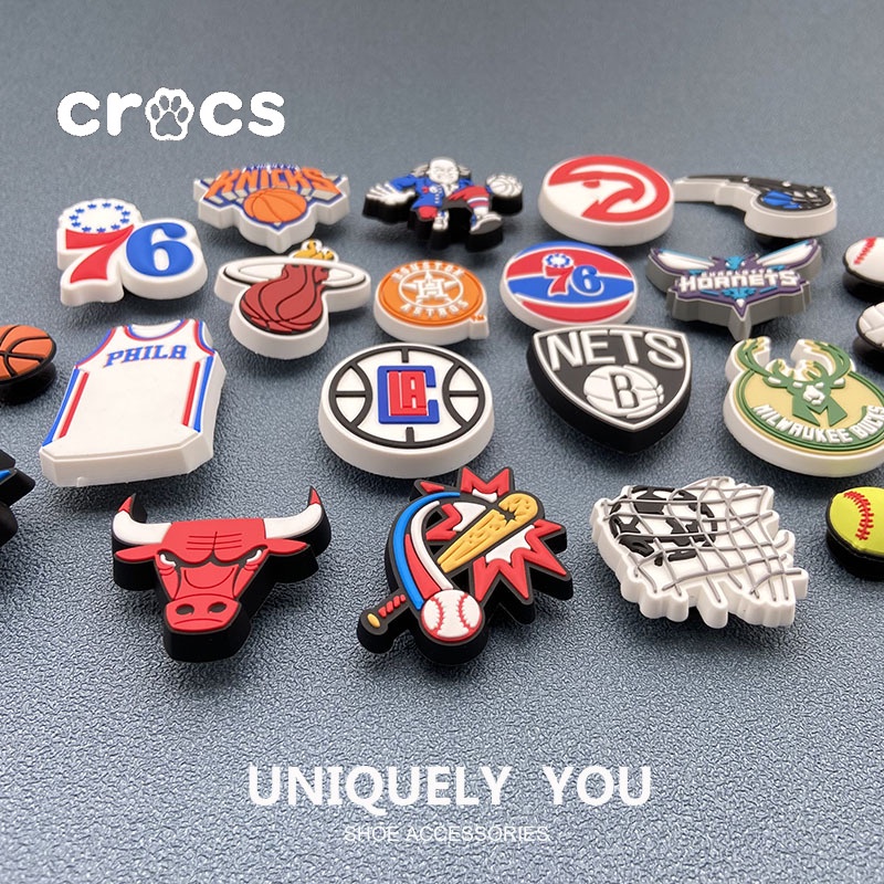 ใหม่ Crocs jibbitz ตัวล็อกรองเท้าบาสเก็ตบอล ลายดอกไม้ 2023