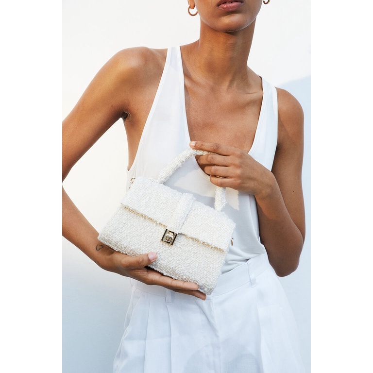 1099 บาท H&M  Woman Textured-weave shoulder bag 1181600_1 Women Bags