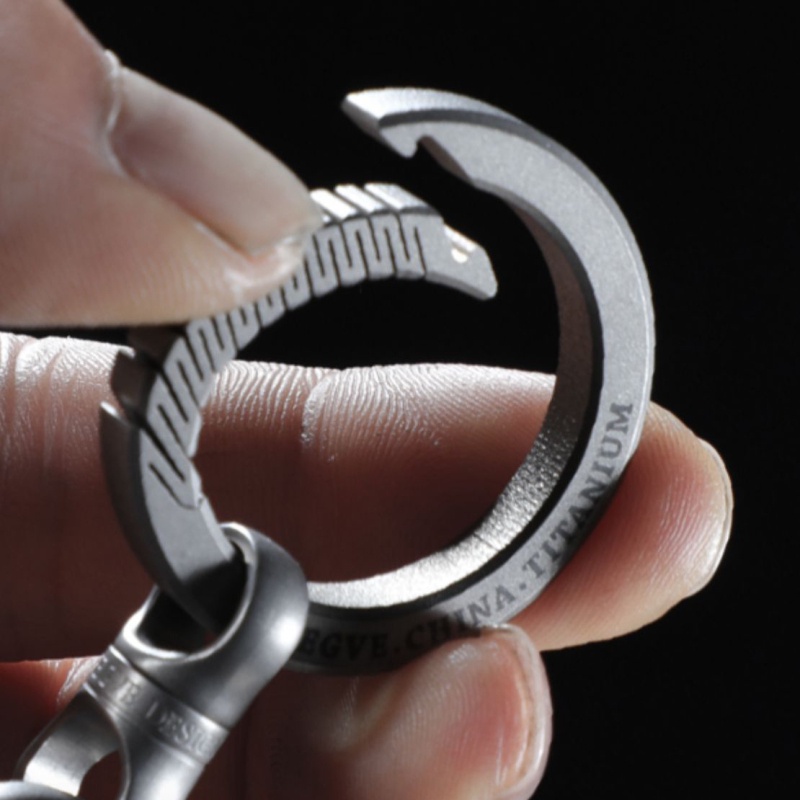 Cnedc 360 ° พวงกุญแจรถยนต์ โลหะผสมไทเทเนียม แบบหมุนได้ แบบเรียบง่าย สไตล์สร้างสรรค์ สําหรับผู้ชาย - รูปที่ 7