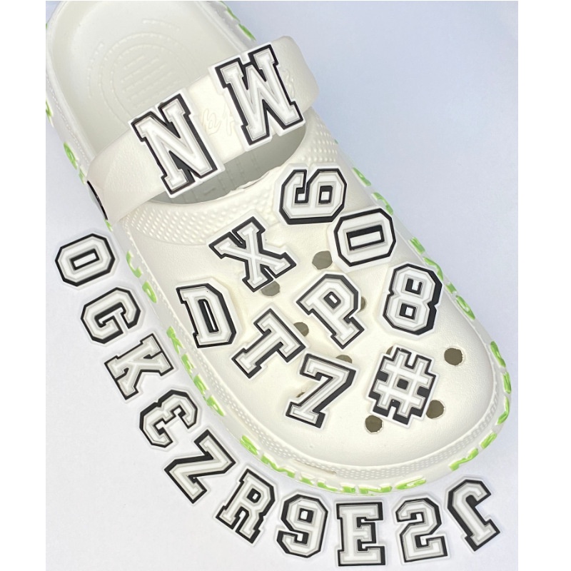 การ์ตูนหมายเลข designcs อุปกรณ์เสริมตัวอักษร Jibitz Charm ตัวอักษรตัวอักษรออกแบบ Jibbits สําหรับผู้หญิงรองเท้า Charms Pins ตกแต่ง