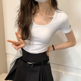 Suxi เสื้อครอปท็อป แขนสั้น คอยู เข้ารูป แฟชั่นฤดูร้อน สําหรับผู้หญิง