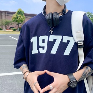 Heavy 1977 เสื้อยืดแขนสั้น ผ้าฝ้าย ทรงหลวม ขนาดใหญ่ สไตล์คู่รัก สําหรับผู้ชาย DTSX1977